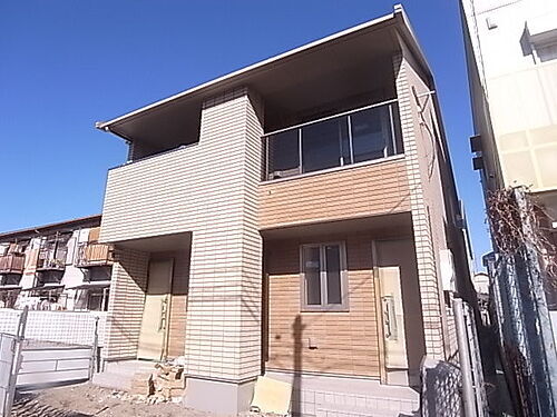 兵庫県西宮市小松町２丁目 テラスハウス