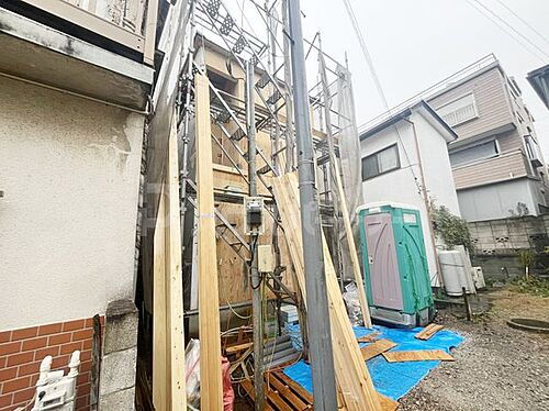 千葉県松戸市岩瀬  2階建