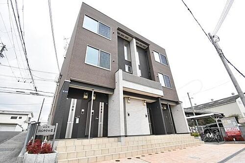 大阪府和泉市箕形町５丁目 3階建 築11年10ヶ月