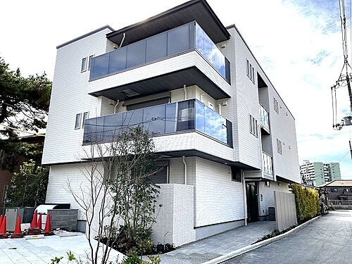 大阪府吹田市岸部北３丁目 築2年11ヶ月 3階建