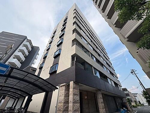 大阪府吹田市南金田１丁目 8階建