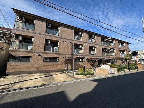 大阪府枚方市磯島茶屋町 築22年8ヶ月 3階建