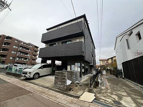 大阪府枚方市三矢町 築7年10ヶ月 3階建