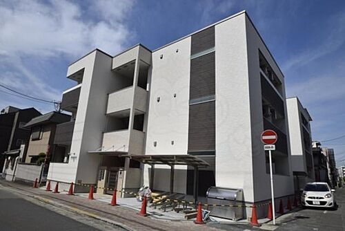 大阪府大阪市東住吉区今川７丁目 築8年7ヶ月 3階建