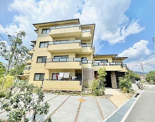 大阪府箕面市小野原東３丁目 築37年9ヶ月 4階建