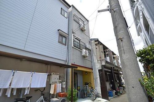 大阪府茨木市中総持寺町 築29年9ヶ月 3階建