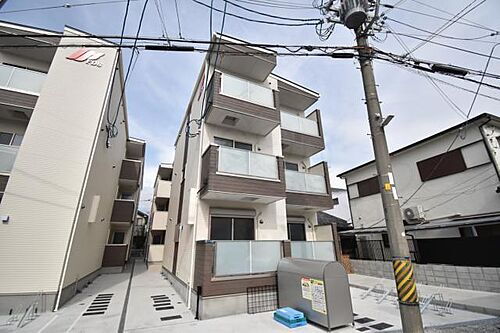 大阪府吹田市内本町３丁目 築3年 3階建