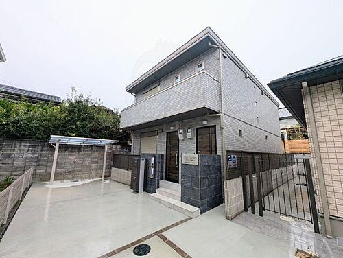 大阪府茨木市北春日丘３丁目 2階建 