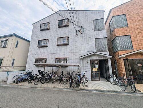 大阪府茨木市沢良宜西２丁目 築35年9ヶ月 3階建