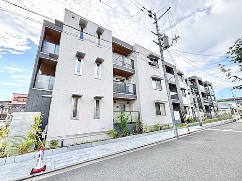 大阪府茨木市橋の内３丁目 築3年 3階建