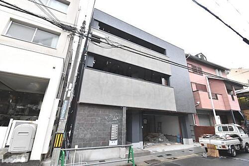 大阪府摂津市千里丘１丁目 3階建 築3年8ヶ月