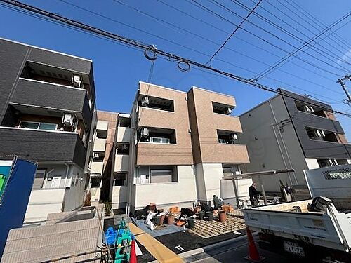大阪府堺市北区百舌鳥本町１丁 3階建 築1年未満