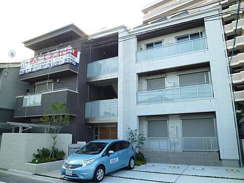 大阪府堺市堺区向陵西町１丁 築10年3ヶ月 3階建