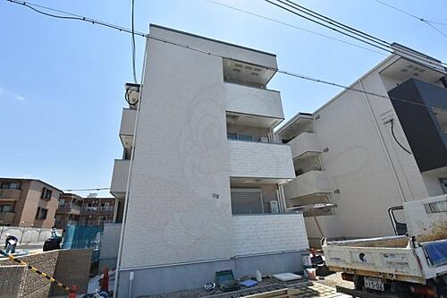 大阪府堺市北区南長尾町１丁 築7年6ヶ月 3階建