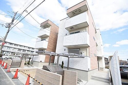 大阪府堺市西区鳳中町１０丁 築2年9ヶ月 3階建