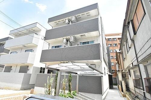 大阪府堺市西区鳳中町２丁 築5年2ヶ月 3階建