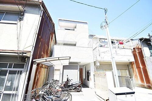 大阪府堺市堺区寺地町西３丁 築8年7ヶ月 3階建