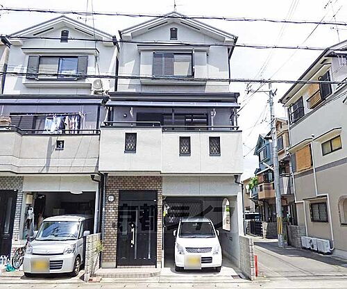 京都府京都市北区西賀茂大栗町 3階建
