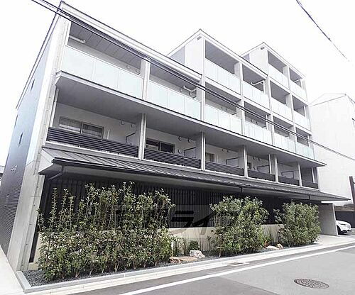 京都府京都市中京区聚楽廻西町 5階建
