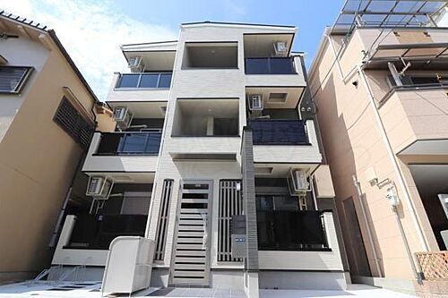 大阪府吹田市朝日町 築6年4ヶ月 3階建