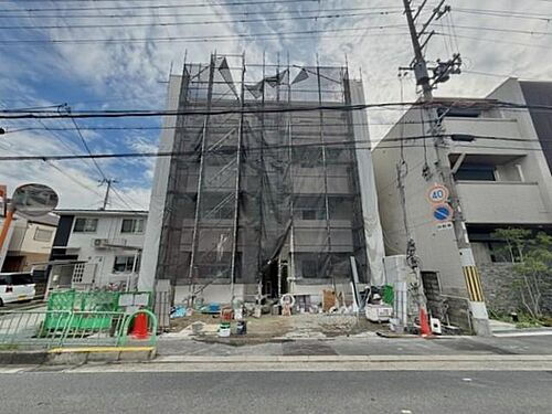 大阪府茨木市春日１丁目 4階建 