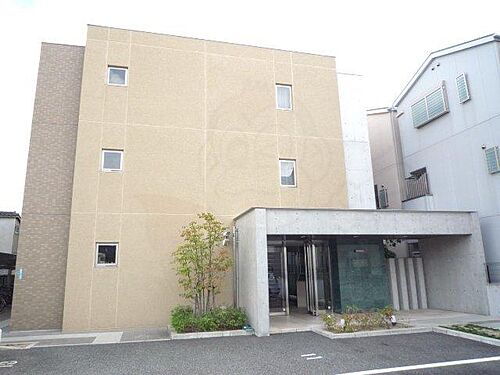 大阪府豊中市千成町３丁目 3階建