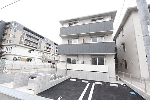 兵庫県西宮市常磐町 3階建 築1年5ヶ月