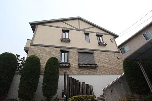 兵庫県西宮市殿山町 テラスハウス