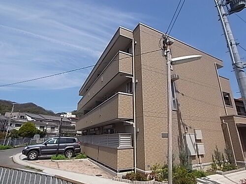兵庫県神戸市中央区中山手通７丁目 築17年10ヶ月 3階建