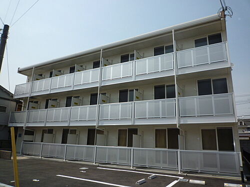 兵庫県尼崎市浜田町３丁目 築15年7ヶ月 3階建