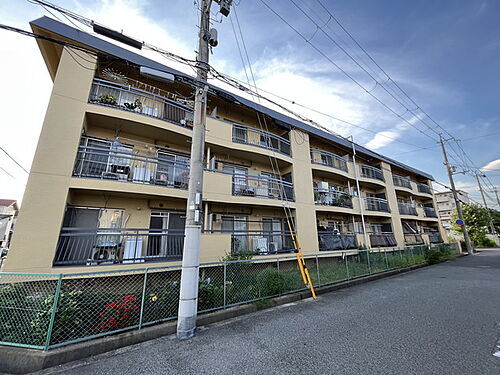 兵庫県神戸市西区持子１丁目 3階建 築48年4ヶ月