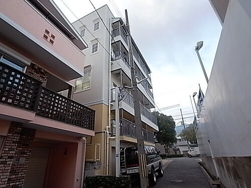 兵庫県神戸市東灘区御影郡家１丁目 築22年9ヶ月 5階建
