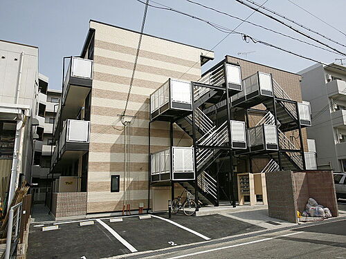 兵庫県神戸市灘区浜田町４丁目 築17年8ヶ月 3階建