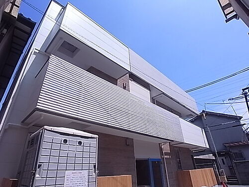 兵庫県尼崎市大庄西町２丁目 築8年4ヶ月 3階建