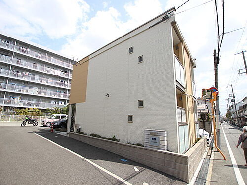 兵庫県尼崎市浜２丁目 築7年8ヶ月 2階建