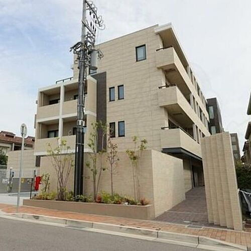 兵庫県芦屋市清水町 築3年9ヶ月 4階建