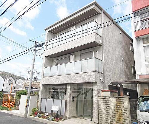 京都府京都市山科区御陵進藤町 築5年10ヶ月 3階建