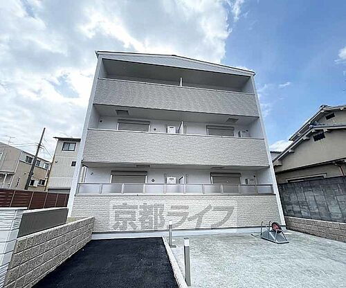 京都府長岡京市滝ノ町１丁目 築1年未満 3階建