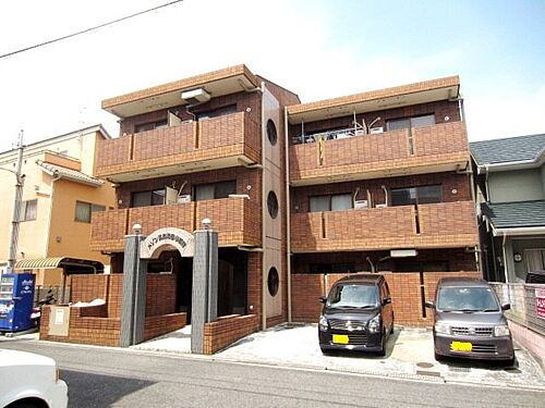 メゾン東岸和田壱番館 3階建