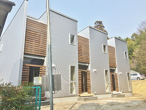 滋賀県東近江市八日市清水２丁目 テラスハウス