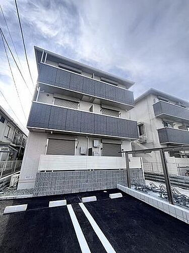 兵庫県西宮市常磐町 築1年2ヶ月 3階建