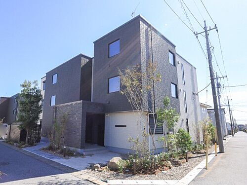 栃木県宇都宮市泉が丘２丁目 3階建 築1年未満