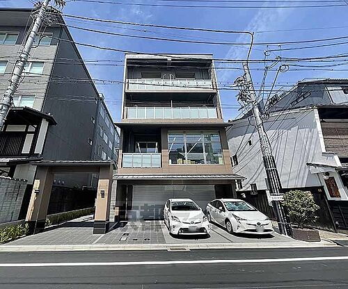 京都府京都市中京区百足屋町 築3年7ヶ月 4階建