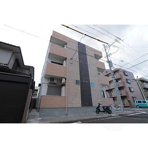 愛知県名古屋市中村区中村本町２丁目 築10年11ヶ月 3階建