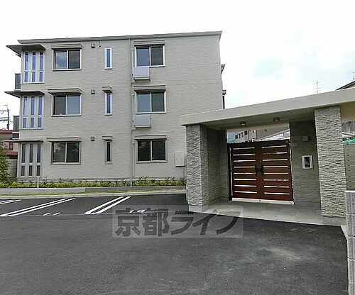 京都府長岡京市奥海印寺北垣外 築3年7ヶ月 3階建