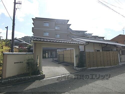 京都府京都市左京区粟田口鳥居町 地上5階地下1階建