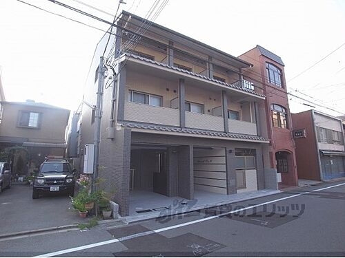 京都府京都市東山区本町７丁目 築12年9ヶ月 3階建