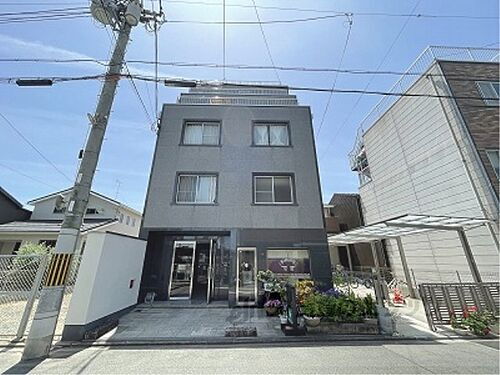 京都府京都市上京区下立売通智恵光院西入下丸屋町 6階建