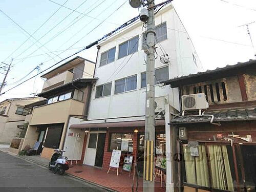 京都府京都市上京区今小路通御前通西入紙屋川町 築52年8ヶ月 3階建