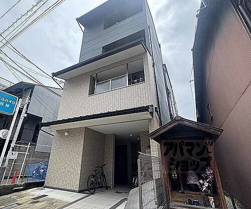 京都府京都市上京区下長者町通裏門西入坤高町 築7年11ヶ月 4階建